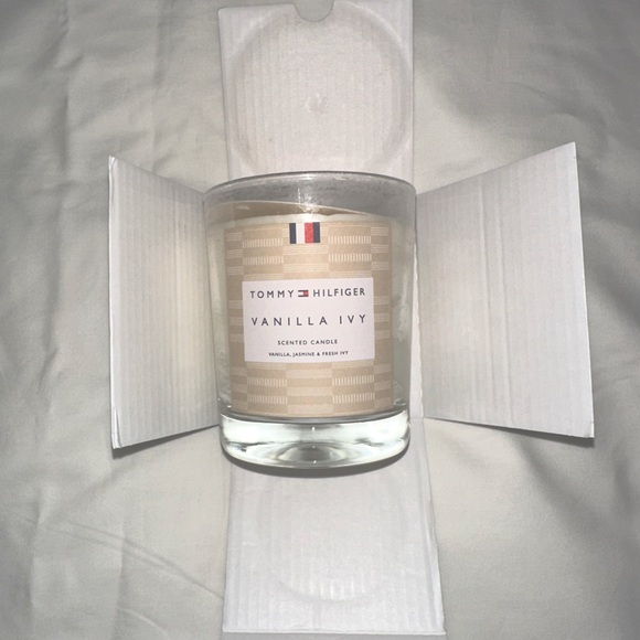 Tommy Hilfiger Vanilla Candle - Picture 4 of 4